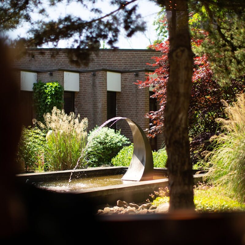 jonkerbos-uitvaart-rouwcentrum-crematorium-doorzicht-raam